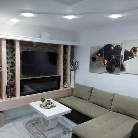 Star Lux Apartment *